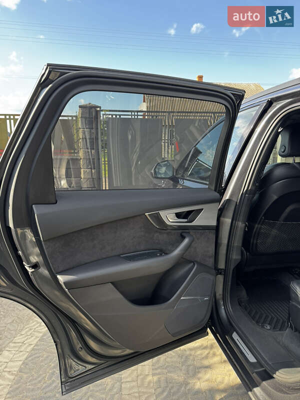 Внедорожник / Кроссовер Audi Q7 2018 в Владимирце