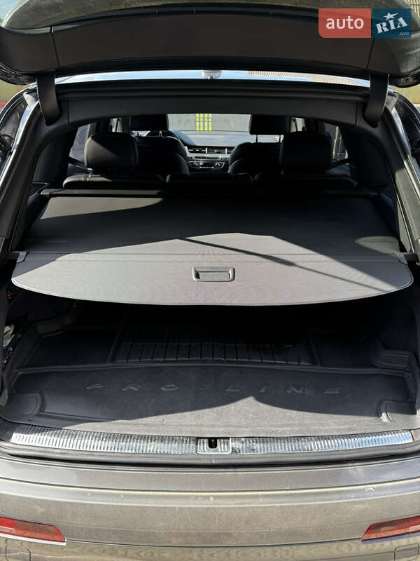 Внедорожник / Кроссовер Audi Q7 2018 в Владимирце