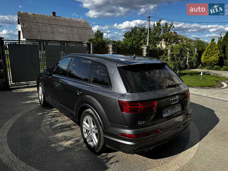 Внедорожник / Кроссовер Audi Q7 2018 в Владимирце