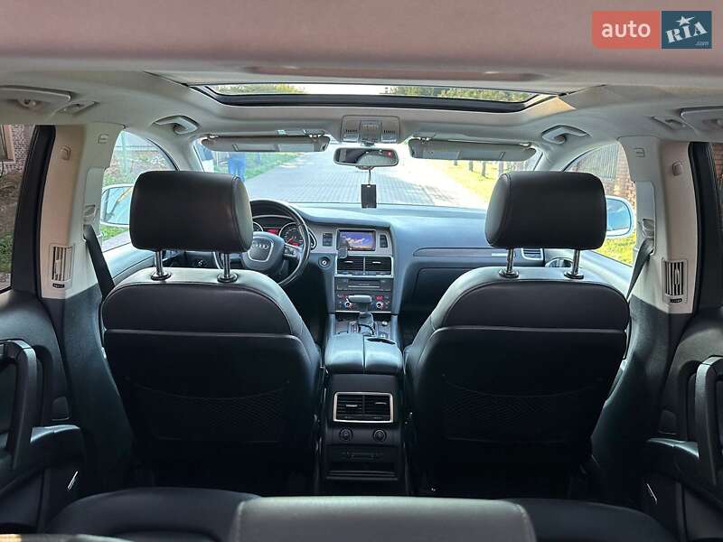 Внедорожник / Кроссовер Audi Q7 2010 в Черновцах