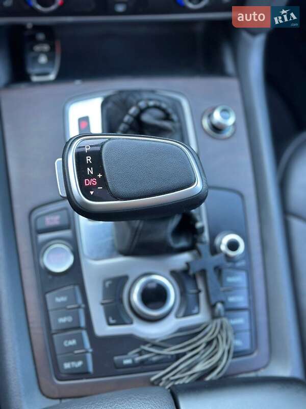 Внедорожник / Кроссовер Audi Q7 2010 в Черновцах