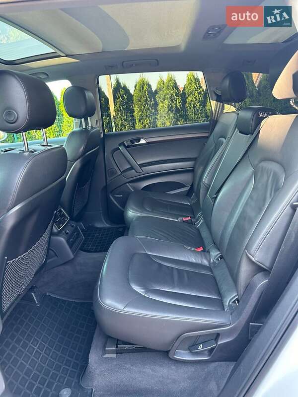 Внедорожник / Кроссовер Audi Q7 2010 в Черновцах