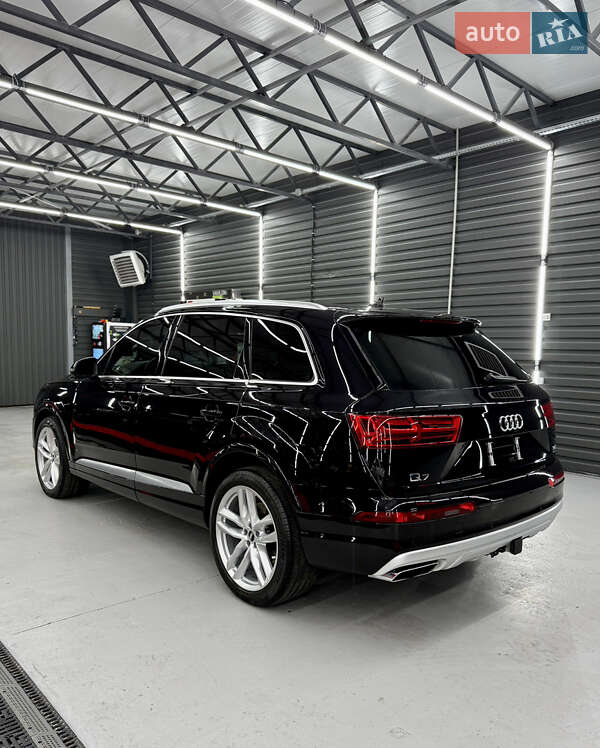 Внедорожник / Кроссовер Audi Q7 2017 в Киеве