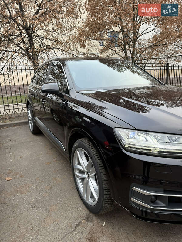 Внедорожник / Кроссовер Audi Q7 2017 в Киеве