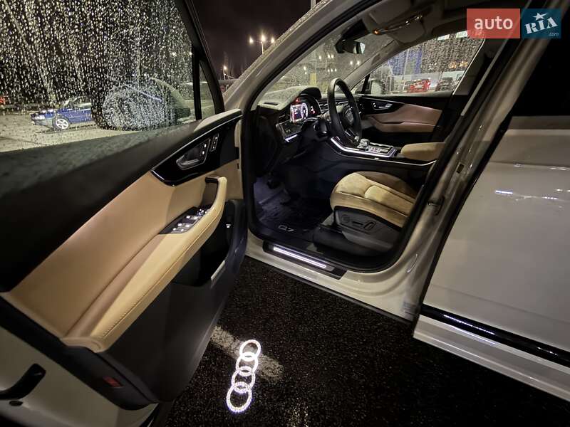 Внедорожник / Кроссовер Audi Q7 2023 в Киеве