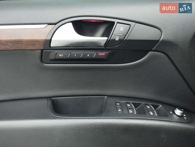 Внедорожник / Кроссовер Audi Q7 2012 в Киеве