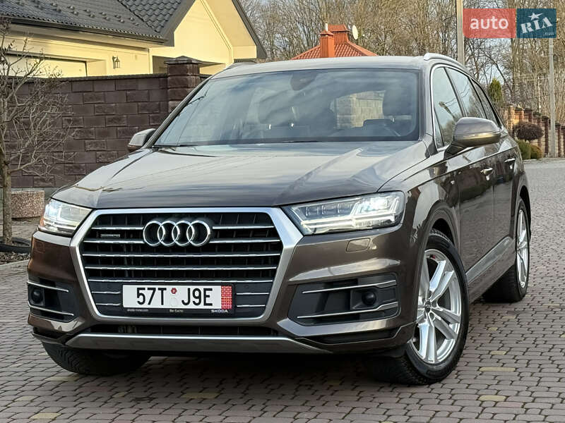 Внедорожник / Кроссовер Audi Q7 2017 в Ровно