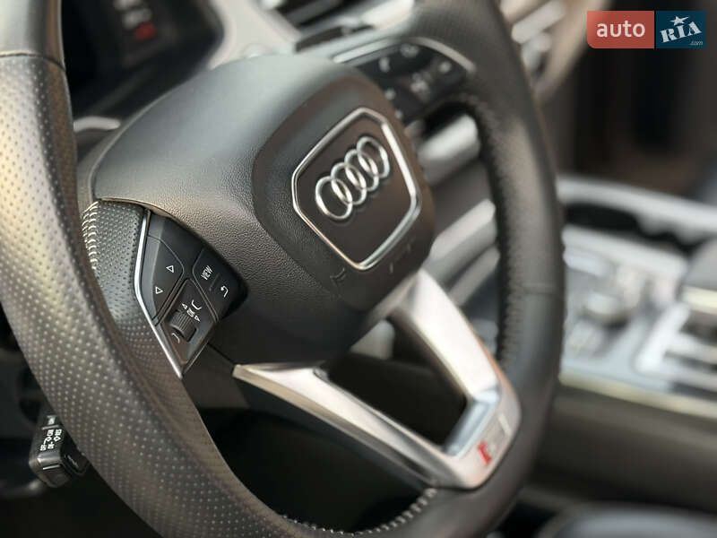 Внедорожник / Кроссовер Audi Q7 2017 в Ровно
