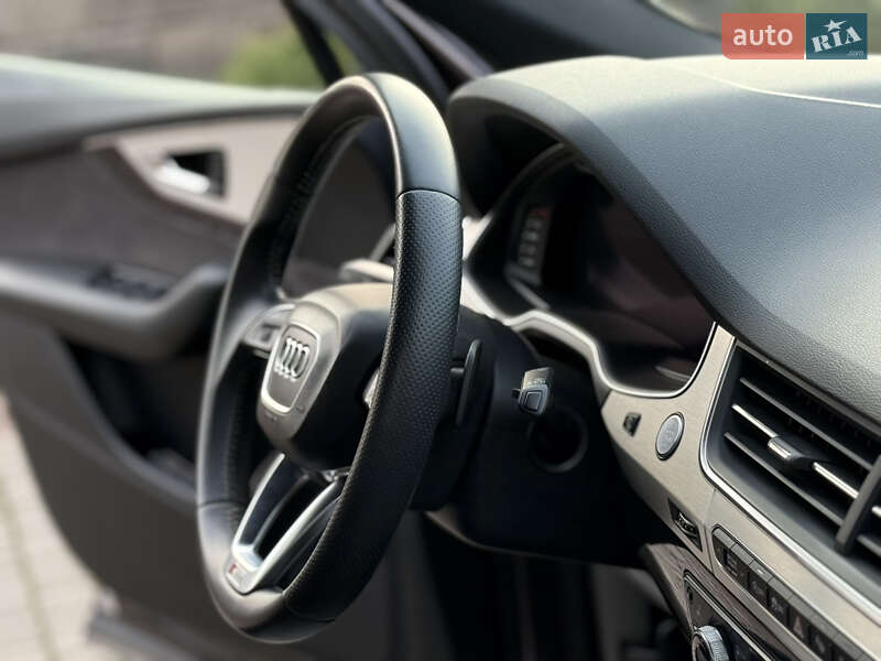 Внедорожник / Кроссовер Audi Q7 2017 в Ровно