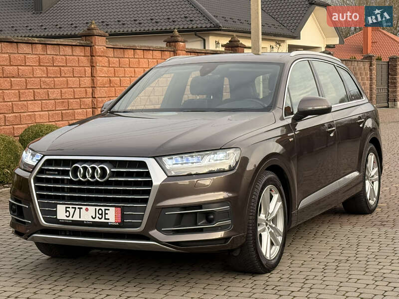Внедорожник / Кроссовер Audi Q7 2017 в Ровно