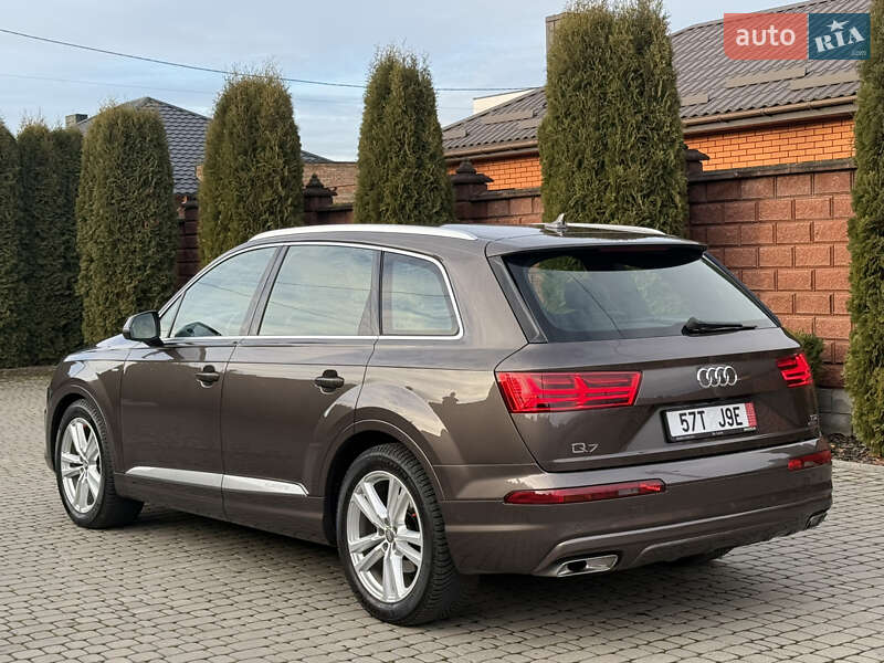 Внедорожник / Кроссовер Audi Q7 2017 в Ровно