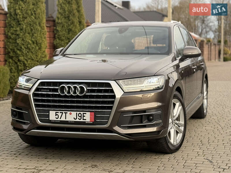 Внедорожник / Кроссовер Audi Q7 2017 в Ровно