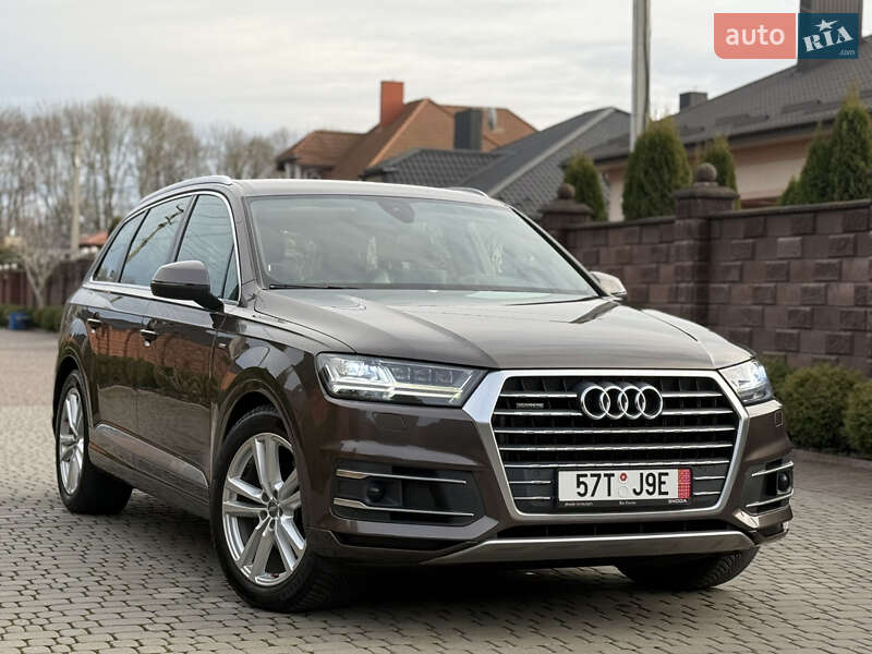Внедорожник / Кроссовер Audi Q7 2017 в Ровно