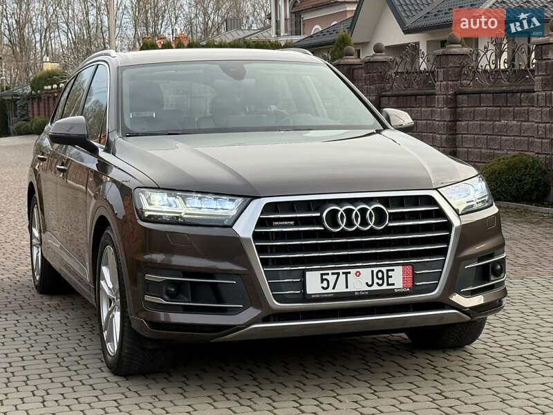 Внедорожник / Кроссовер Audi Q7 2017 в Ровно