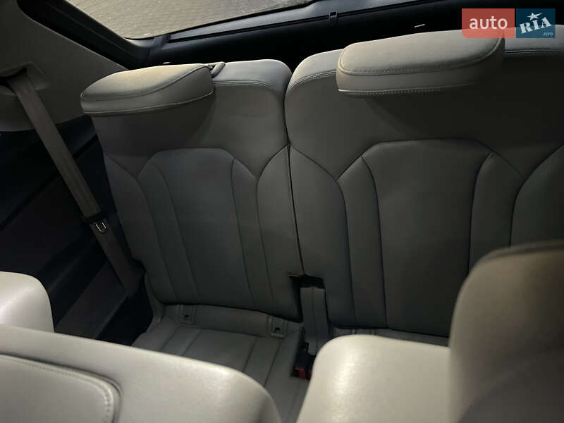 Внедорожник / Кроссовер Audi Q7 2016 в Тернополе