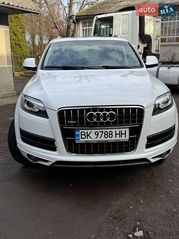 Внедорожник / Кроссовер Audi Q7 2014 в Дубно