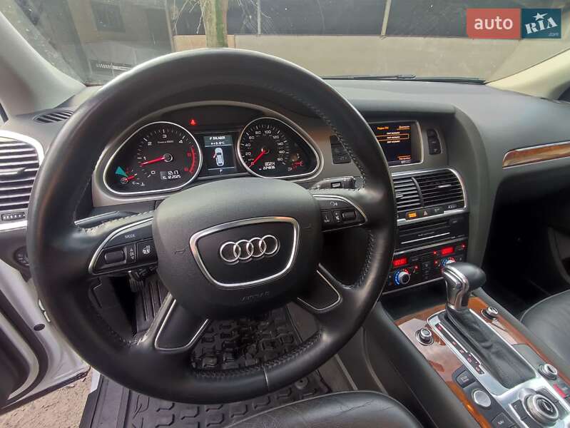 Внедорожник / Кроссовер Audi Q7 2014 в Дубно