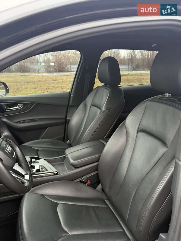 Внедорожник / Кроссовер Audi Q7 2016 в Киеве