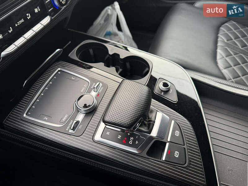 Внедорожник / Кроссовер Audi Q7 2017 в Львове