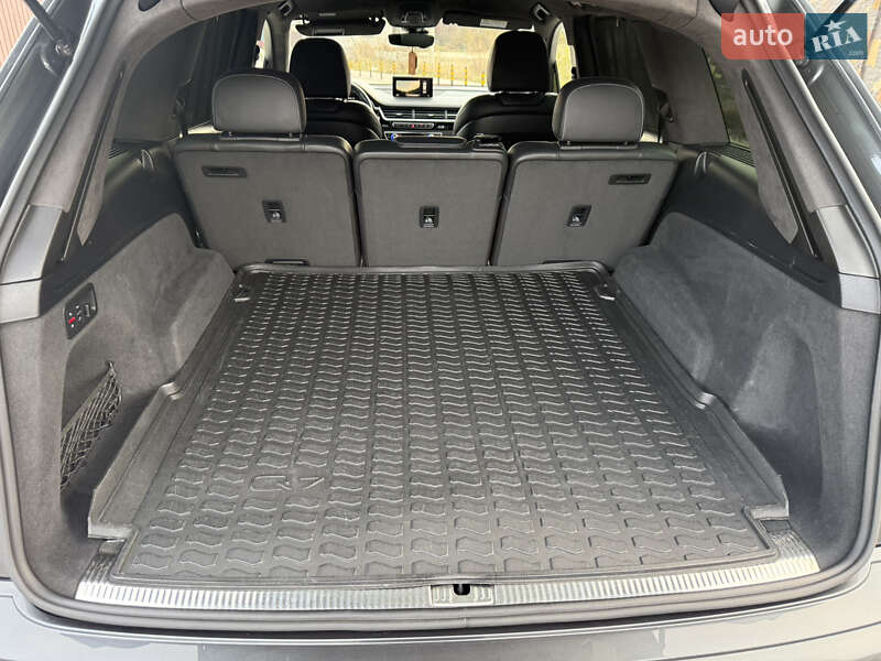 Внедорожник / Кроссовер Audi Q7 2017 в Львове