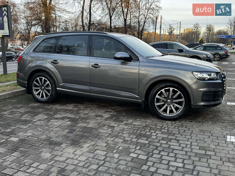 Внедорожник / Кроссовер Audi Q7 2017 в Львове