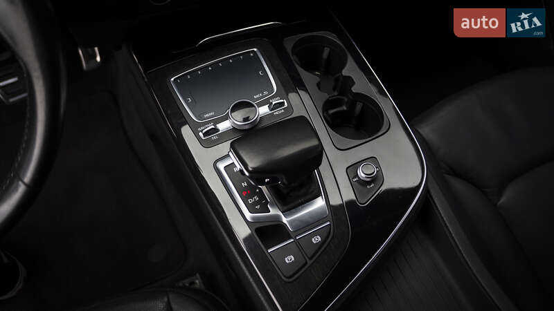 Внедорожник / Кроссовер Audi Q7 2017 в Киеве