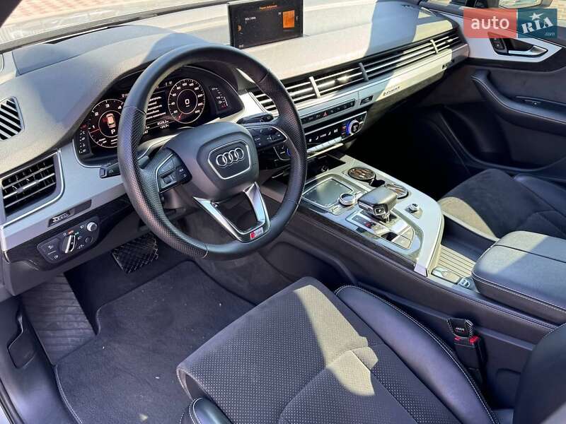 Внедорожник / Кроссовер Audi Q7 2015 в Днепре