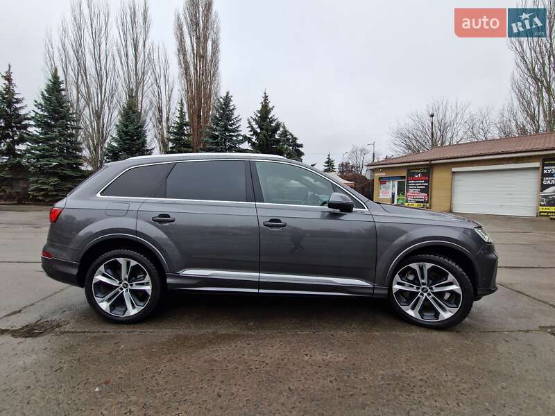 Внедорожник / Кроссовер Audi Q7 2022 в Днепре