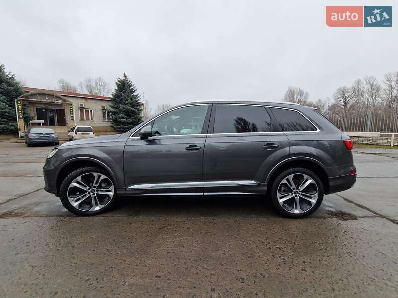Внедорожник / Кроссовер Audi Q7 2022 в Днепре