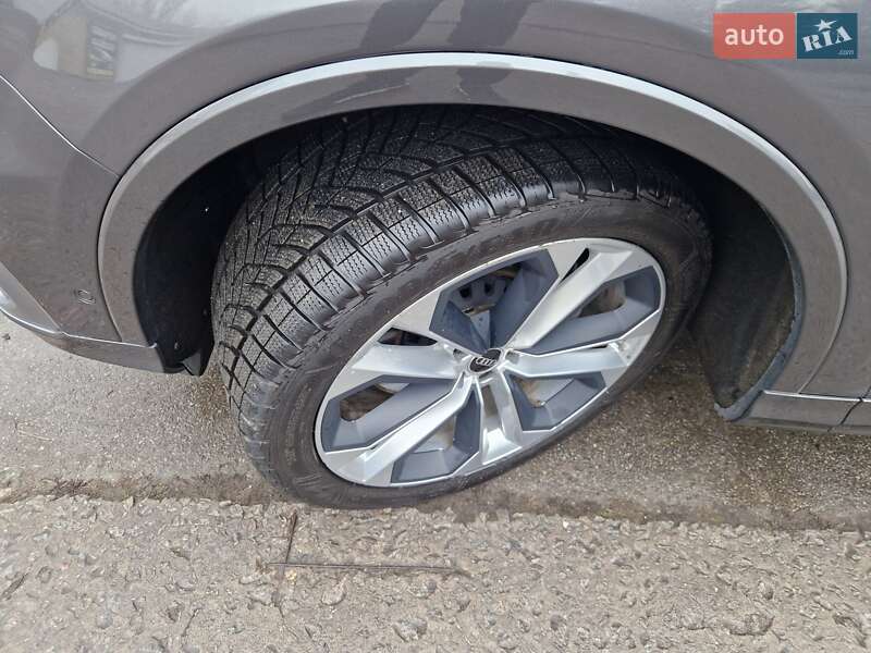 Внедорожник / Кроссовер Audi Q7 2022 в Днепре