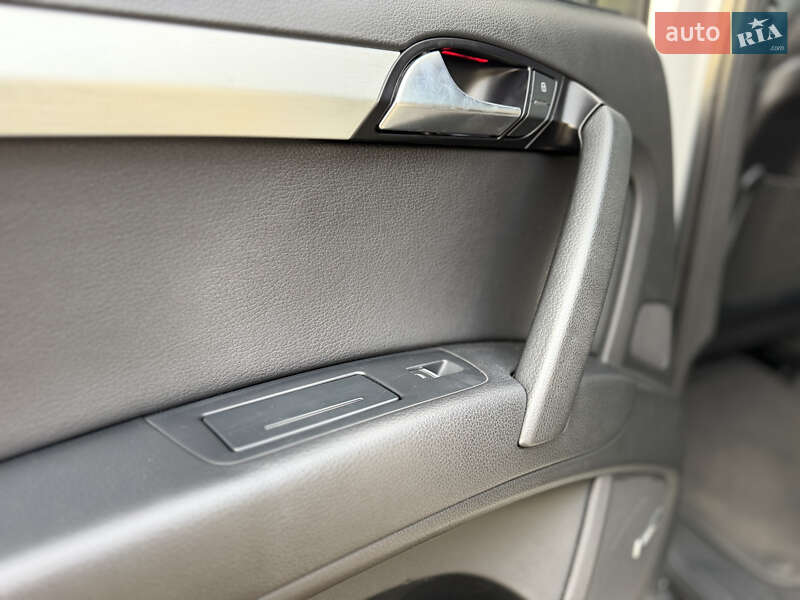 Внедорожник / Кроссовер Audi Q7 2012 в Владимире