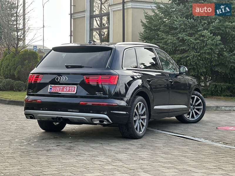 Внедорожник / Кроссовер Audi Q7 2017 в Сарнах