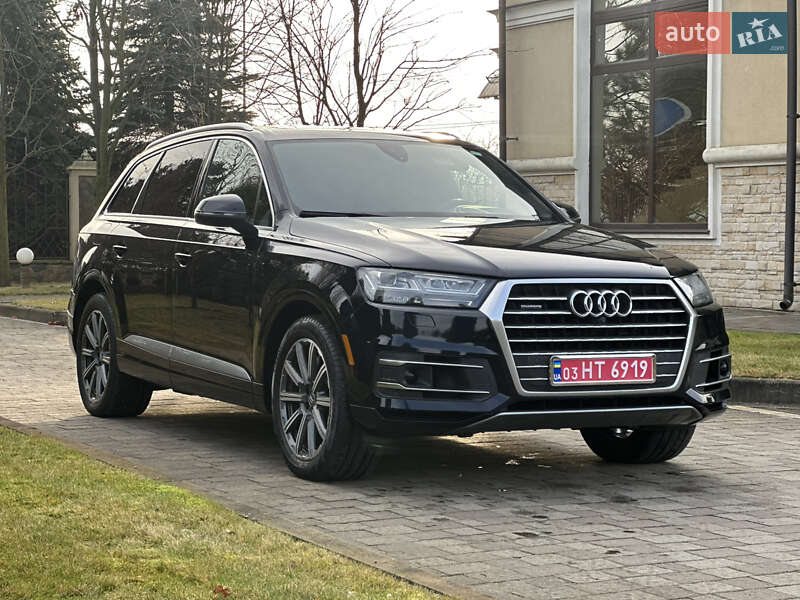 Внедорожник / Кроссовер Audi Q7 2017 в Сарнах