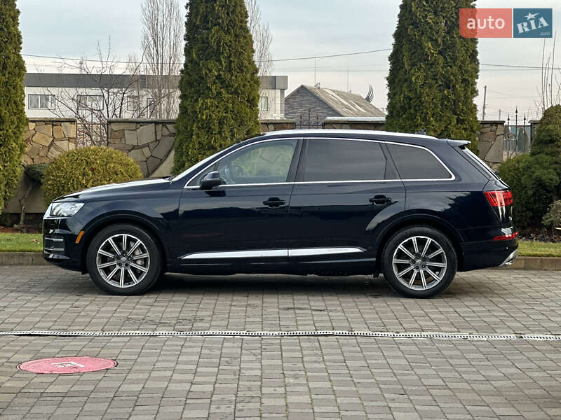 Внедорожник / Кроссовер Audi Q7 2017 в Сарнах