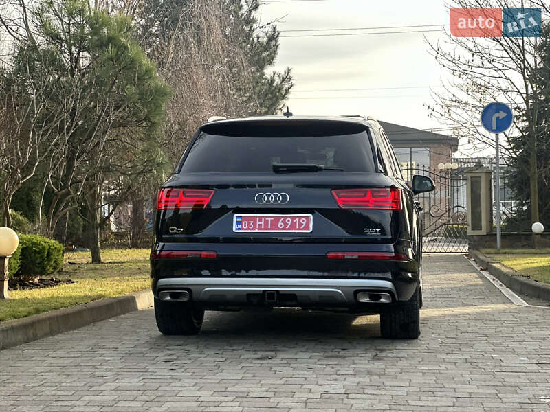Внедорожник / Кроссовер Audi Q7 2017 в Сарнах