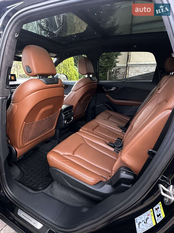 Внедорожник / Кроссовер Audi Q7 2017 в Сарнах