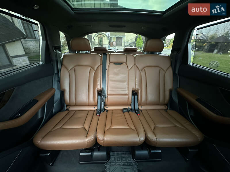 Внедорожник / Кроссовер Audi Q7 2017 в Сарнах