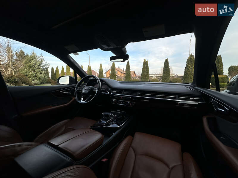 Внедорожник / Кроссовер Audi Q7 2017 в Сарнах