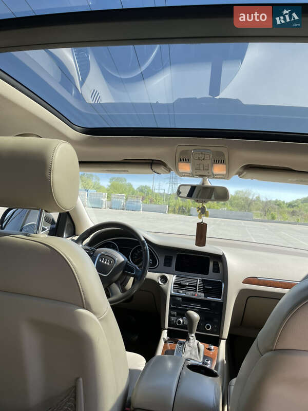 Внедорожник / Кроссовер Audi Q7 2010 в Ирпене