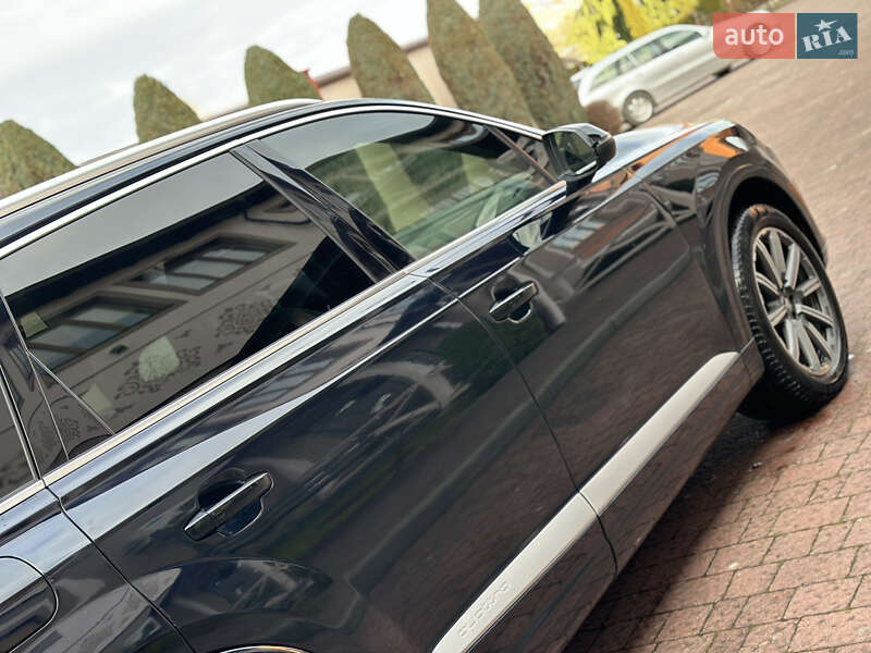 Внедорожник / Кроссовер Audi Q7 2017 в Стрые