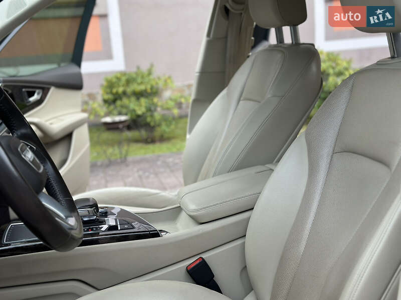 Внедорожник / Кроссовер Audi Q7 2017 в Стрые