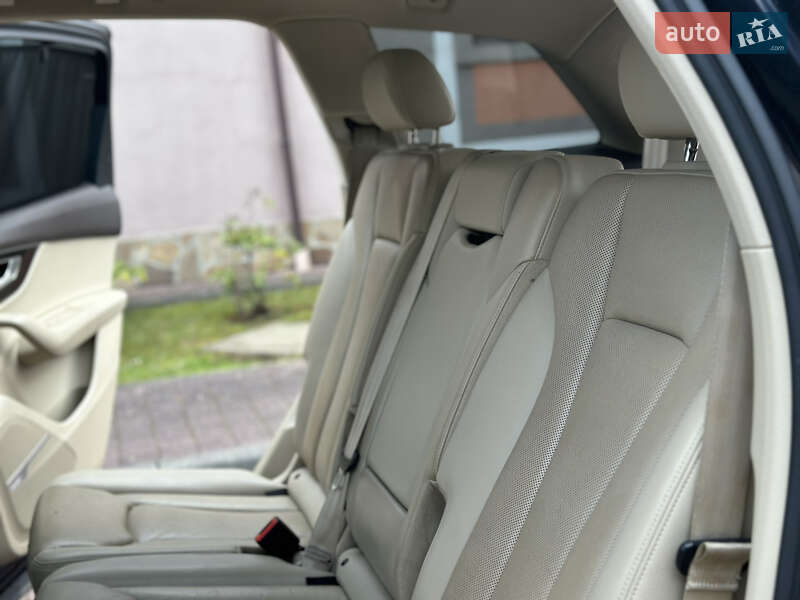 Внедорожник / Кроссовер Audi Q7 2017 в Стрые