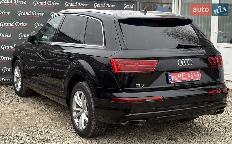 Внедорожник / Кроссовер Audi Q7 2016 в Каменец-Подольском