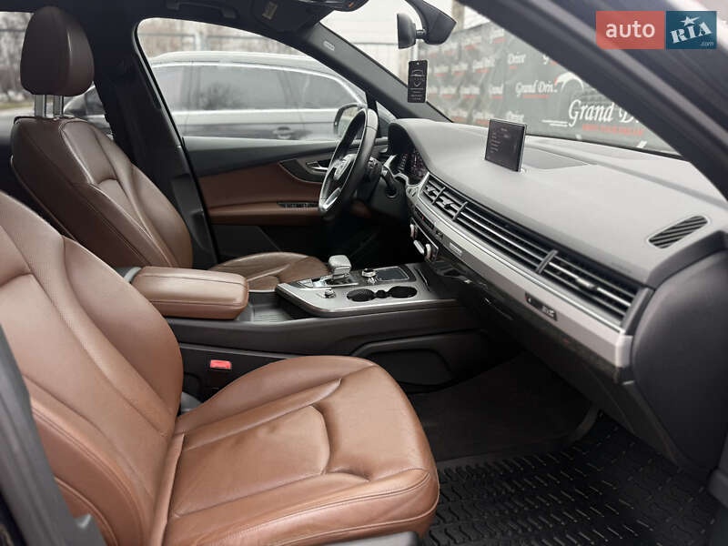 Внедорожник / Кроссовер Audi Q7 2016 в Каменец-Подольском