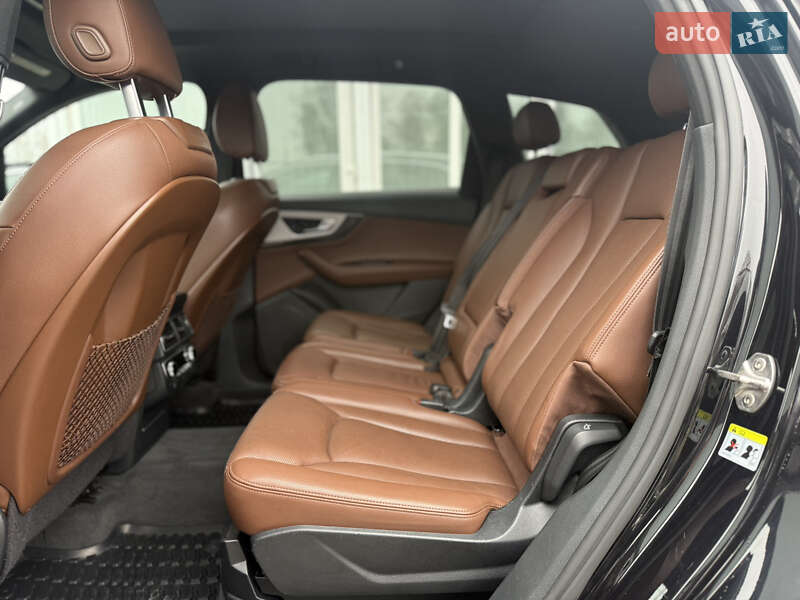 Внедорожник / Кроссовер Audi Q7 2016 в Каменец-Подольском