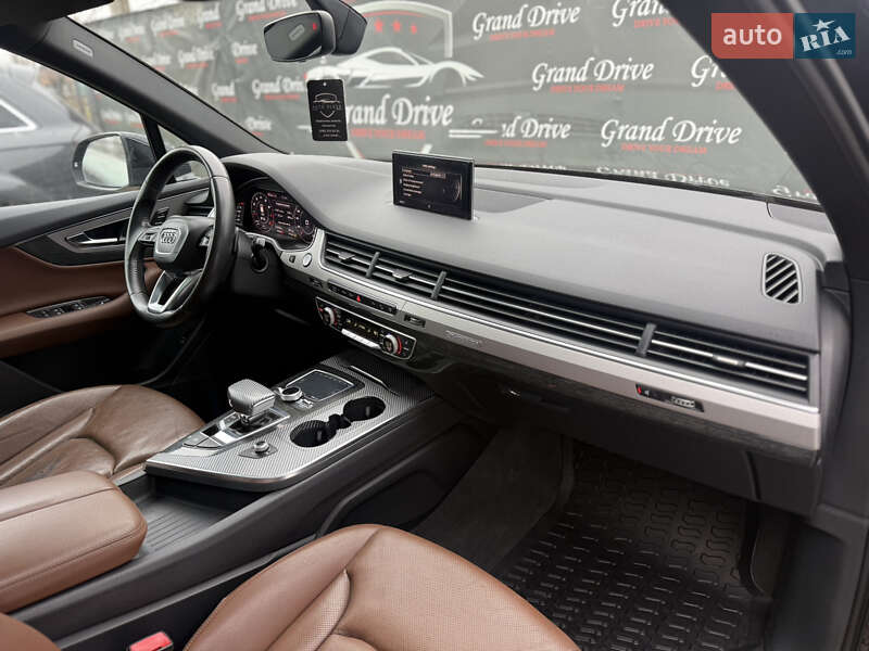 Внедорожник / Кроссовер Audi Q7 2016 в Каменец-Подольском