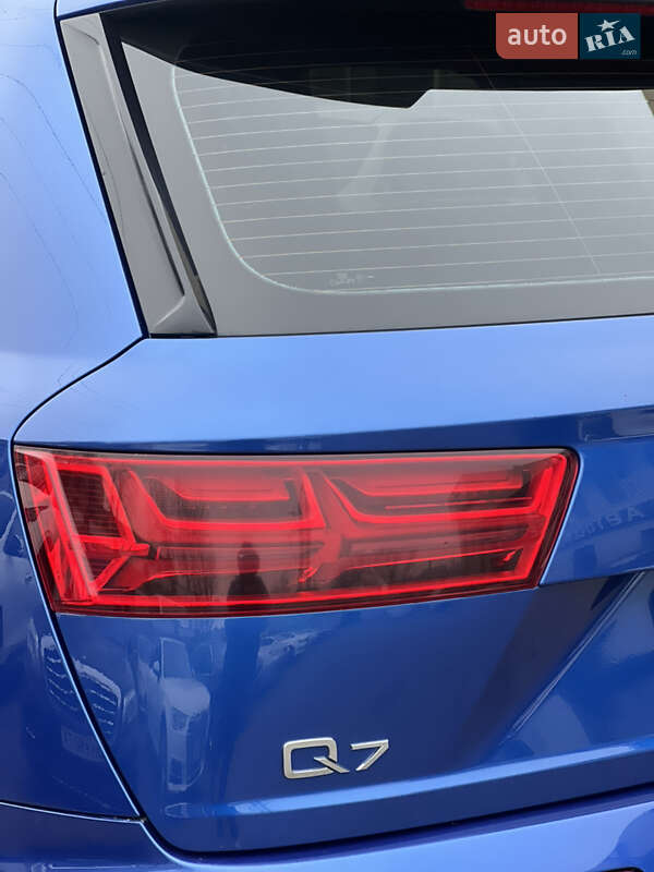 Позашляховик / Кросовер Audi Q7 2016 в Одесі