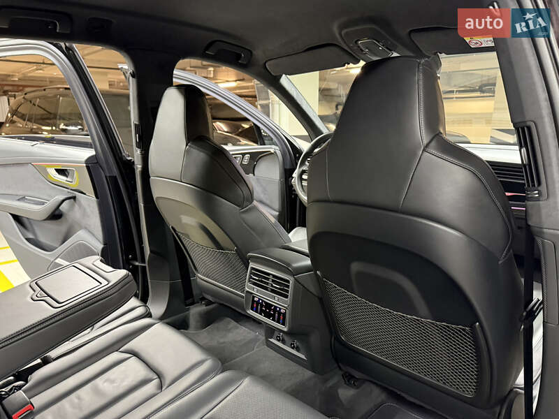 Внедорожник / Кроссовер Audi Q7 2024 в Киеве