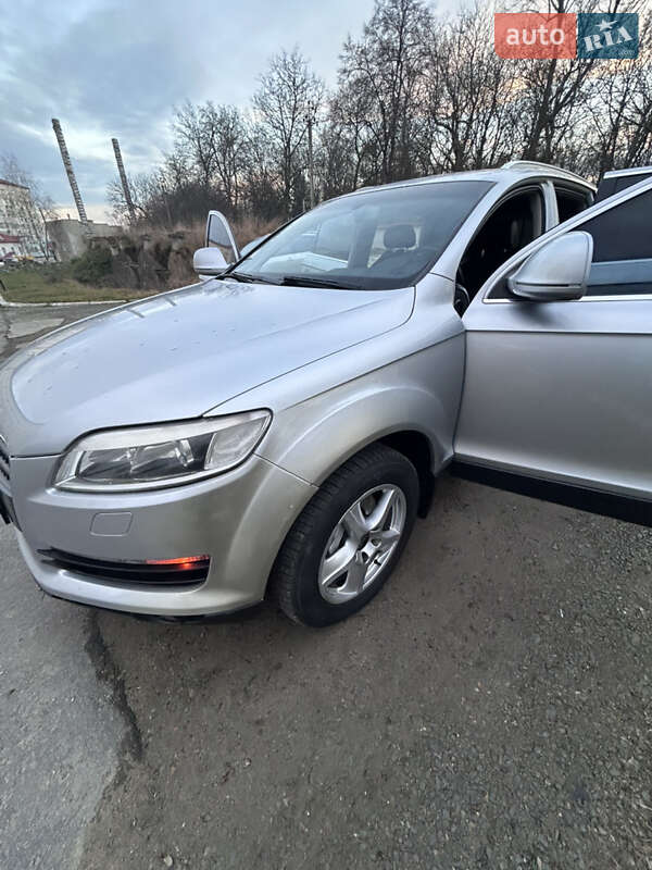 Внедорожник / Кроссовер Audi Q7 2007 в Сокирянах