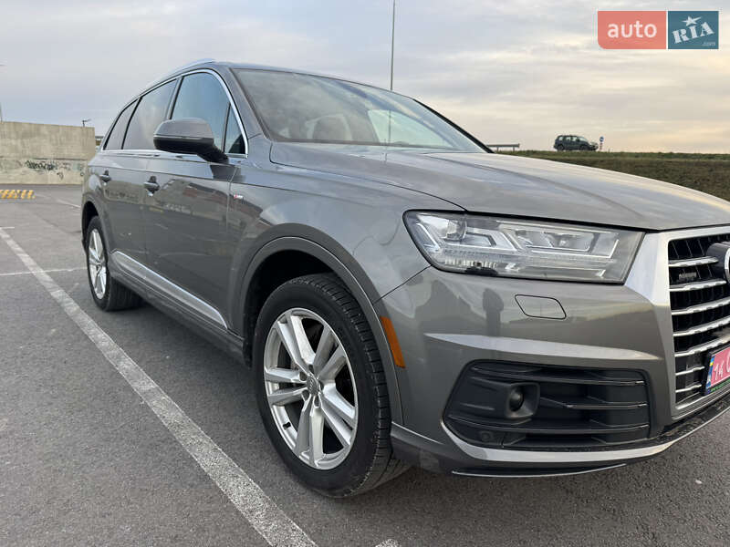 Внедорожник / Кроссовер Audi Q7 2017 в Львове